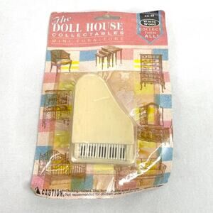 Dollhouse Collectables White Wood Piano